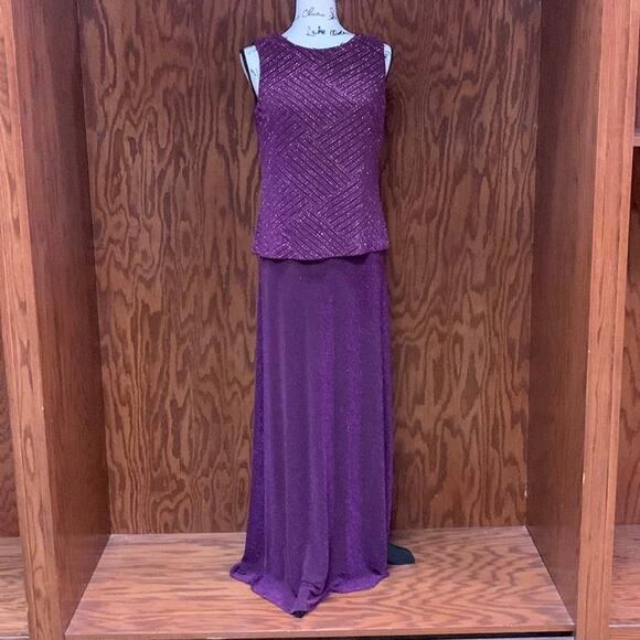 Alex Evenings Dresses & Skirts - Alex Evenings Sleeveless Gown